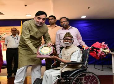 Felicitation of Living Freedom Fighter