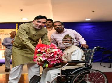 Felicitation of Living Freedom Fighter